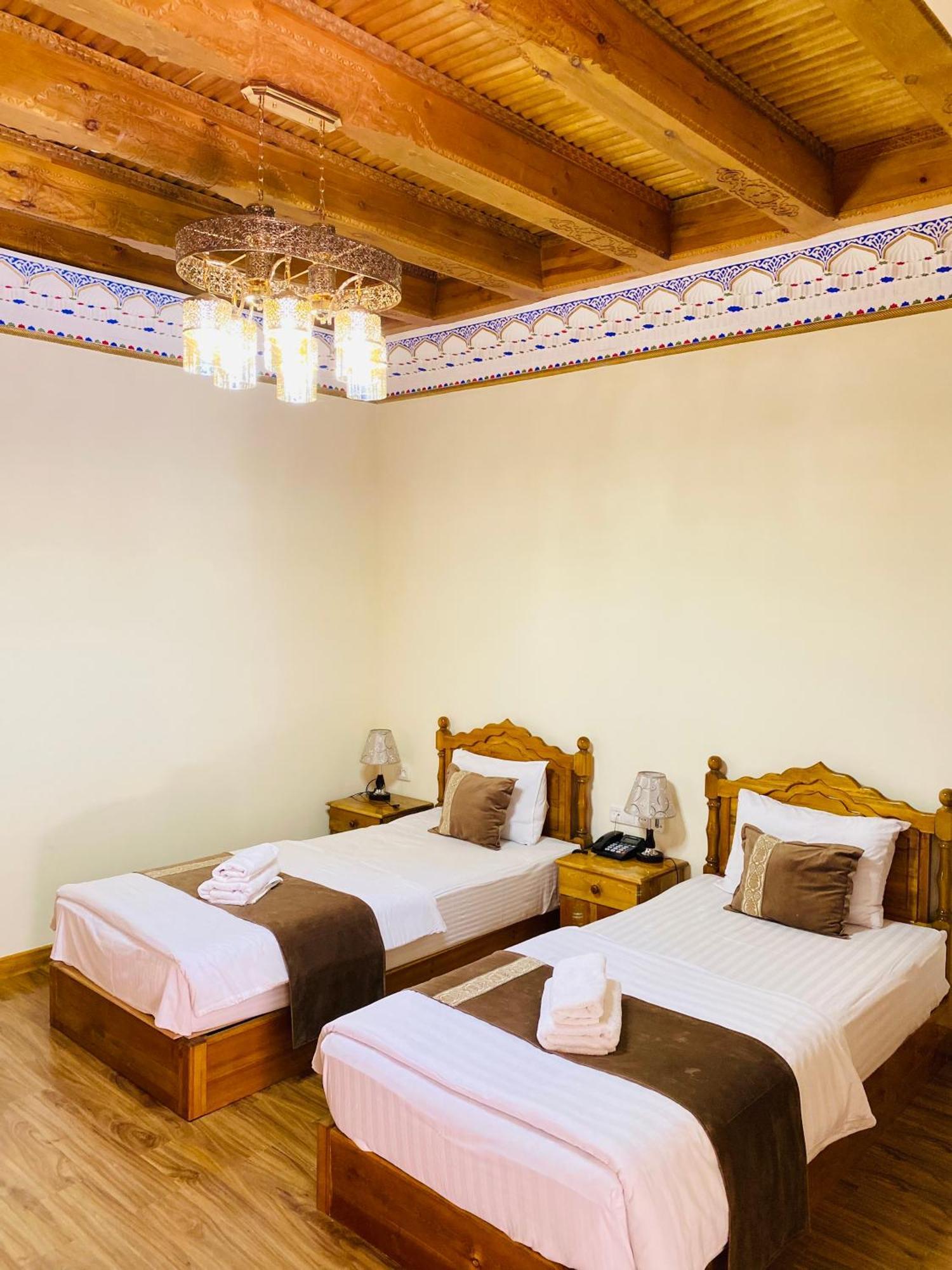 בוקורו Nostalgia Boutique Hotel מראה חיצוני תמונה